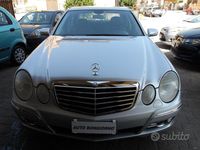 Usata Mercedes E220 Elegance 170 CV (125 kW) 2009 Marrone Berlina