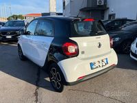 Usata Smart ForFour Electric Drive Passion 60 kW (82 CV) 2019 Bianco pastello Berlina