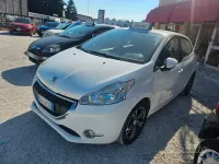 Usata Peugeot 208 Active 68 CV (50 kW) 2014 Bianco Utilitaria