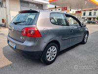 Usata VW Golf IV Comfortline 104 CV (76 kW) 2005 Grigio Berlina