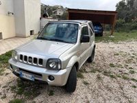 Usado Suzuki Jimny 80 CV (58 kW) 2000 Gris SUV