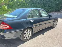 Usata Mercedes C220 Elegance 150 CV (110 kW) 2005 Blu/azzurro Berlina