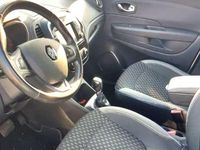 Usata Renault Captur Intens 118 CV (86 kW) 2017 Argento SUV