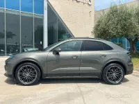 Usata Porsche Macan 4 Electric 144 kW (197 CV) 2024 Verde SUV