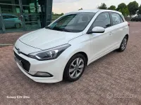 Usata Hyundai i20 84 CV (61 kW) 2015 Bianco Berlina