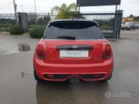 Usata Mini Cooper S 192 CV (141 kW) 2019 Rosso pastello Utilitaria