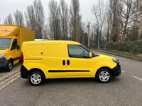 Usata Fiat Doblò 95 CV (69 kW) 2019 Giallo Monovolume