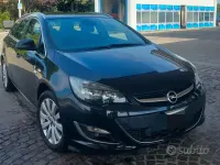 Usata Opel Astra 130 CV (95 kW) 2013 Nero Station wagon
