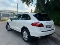 Usata Porsche Cayenne 245 CV (180 kW) 2012 Bianco SUV