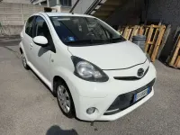 Begagnad Toyota Aygo 68 HK (50 kW) 2014 Vit Halvkombi