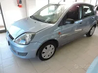 Usata Ford Fiesta 68 CV (50 kW) 2006 Blu Utilitaria
