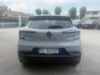 Nouă Renault Captur Techno 122 CP (89 kW) 2026 Gri SUV