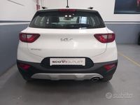 Usata Kia Stonic Urban 101 CV (74 kW) 2022 Bianco SUV