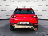 Second-hand Kia Stonic Urban 83 CP (61 kW) 2024 Roșu SUV
