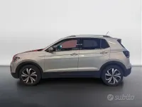 Usata VW T-Cross Advance 110 CV (80 kW) 2023 Reflex silver metallizzato SUV