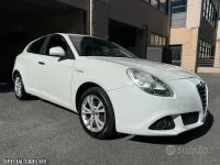 Second-hand Alfa Romeo Giulietta Distinctive 105 CP (77 kW) 2011 Alb Hatchback