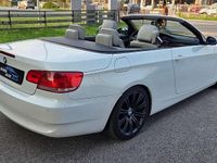 Begagnad BMW 325 Cabriolet 197 HK (144 kW) 2008 Vit Cab