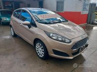 Usata Ford Fiesta 100 CV (73 kW) 2015 Marrone Utilitaria