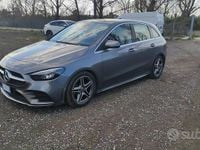 Usata Mercedes B180 Premium 116 CV (85 kW) 2022 Grigio Monovolume