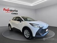 Usata Toyota C-HR Active 140 CV (102 kW) 2024 Super white SUV