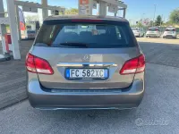 Begagnad Mercedes B160 Executive 90 HK (66 kW) 2016 Grå Minibuss
