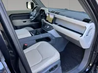 Usata Land Rover Defender SE 200 CV (147 kW) 2022 Santorini black SUV
