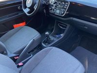 Usata VW up! Move 75 CV (55 kW) 2016 Nero Utilitaria