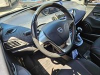 Usata Lancia Ypsilon 69 CV (50 kW) 2013 Viola metallizzato Utilitaria
