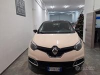Usata Renault Captur Zen 90 CV (66 kW) 2017 Beige SUV