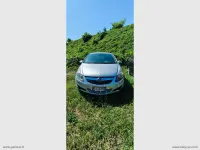 Usado Opel Corsa Edition 95 HP (69 kW) 2011 Prateado Sedan