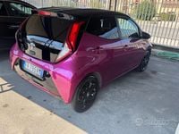 Usata Toyota Aygo Trend 72 CV (52 kW) 2018 Viola Utilitaria
