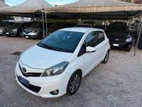 Usata Toyota Yaris Style 90 CV (66 kW) 2012 Bianco Berlina