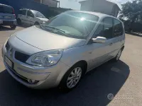 Usata Renault Grand Scénic II 131 CV (96 kW) 2009 Grigio Monovolume