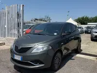 Usata Lancia Ypsilon Silver 69 CV (50 kW) 2017 Grigio Utilitaria