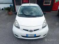 Usata Toyota Aygo 68 CV (50 kW) 2011 Bianco Utilitaria