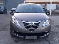 Usata Lancia Ypsilon Gold 70 CV (51 kW) 2014 Grigio medio Utilitaria