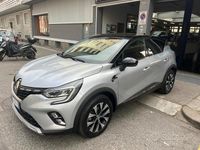Usata Renault Captur Techno 91 CV (66 kW) 2024 Grigio SUV