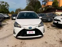 Usata Toyota Yaris Hybrid 73 CV (53 kW) 2018 Bianco Berlina