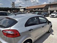 Usata Kia Rio 75 CV (55 kW) 2012 Grigio Berlina