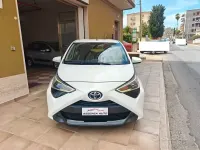 Usata Toyota Aygo Connect Style 72 CV (52 kW) 2020 Bianco Utilitaria