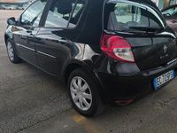 Usata Renault Clio II Luxe 101 CV (74 kW) 2010 Berlina