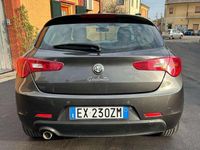 Usata Alfa Romeo Giulietta Distinctive 105 CV (77 kW) 2015 Grigio Utilitaria