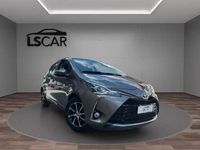 Usata Toyota Yaris Hybrid Lounge 73 CV (53 kW) 2018 Grigio Berlina