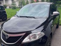 Usata Lancia Ypsilon Silver 69 CV (50 kW) 2017 Utilitaria