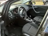 Usata Opel Astra 140 CV (102 kW) 2013 Nero Berlina