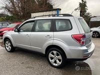 Usata Subaru Forester 2011 Grigio SUV
