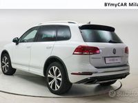 usata VW Touareg 3.0 TDI 262 CV tiptronic BlueMotion Sport del 2017 usata a Milano