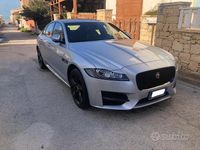 Usata Jaguar XF R-Sport 240 CV (176 kW) 2019 Grigio Berlina
