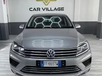 Usata VW Touareg Executive 262 CV (192 kW) 2016 Grigio SUV