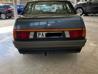 Usata Alfa Romeo 75 119 CV (87 kW) 1988 Grigio Berlina